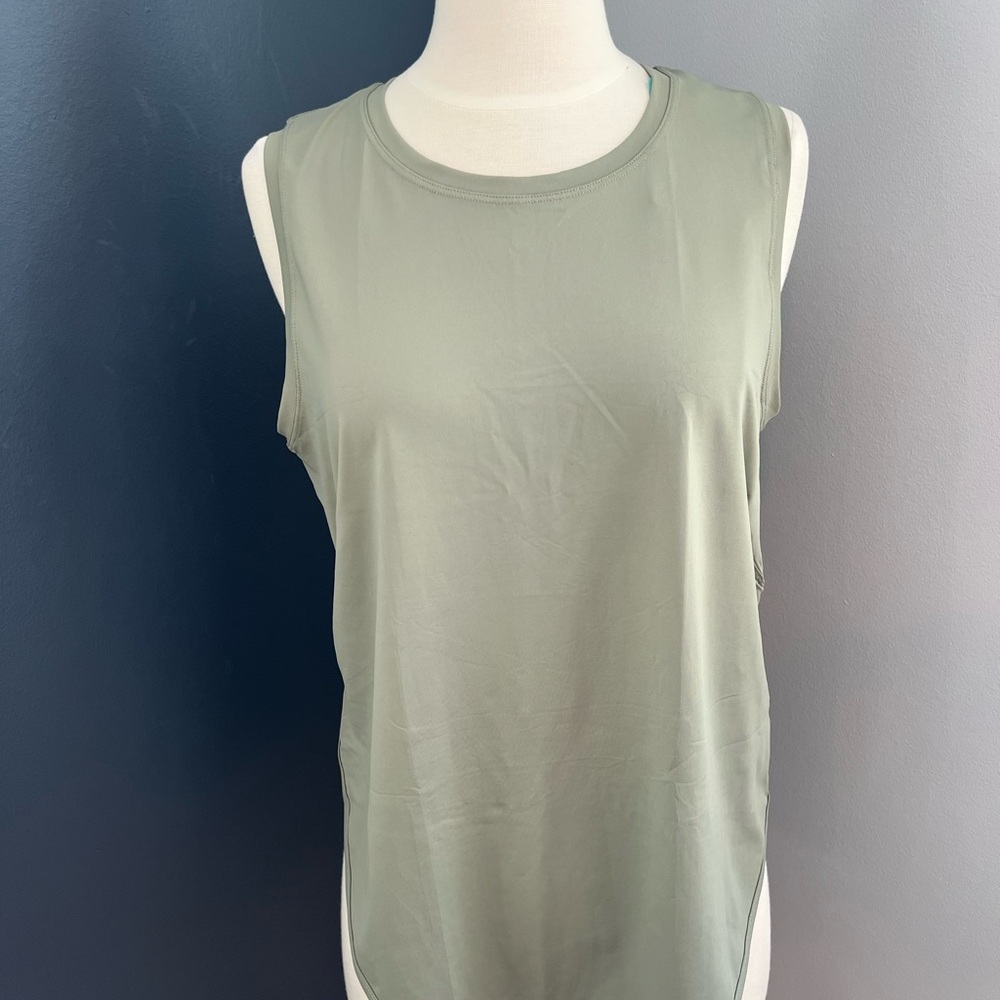 NWT Joyspels Sage Green Athletic Tank Size M